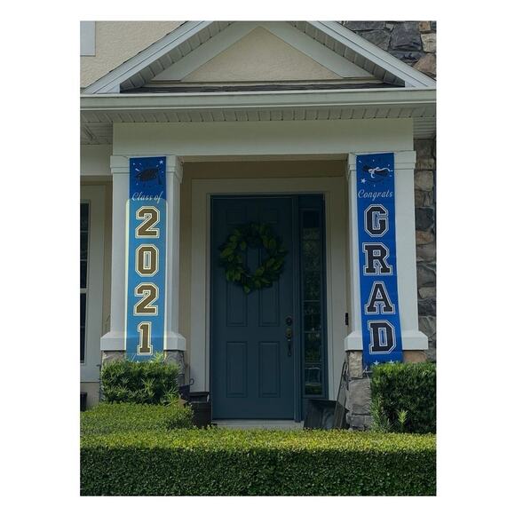 Blue Graduation 2024 Decorations ‘Class of 2024’ and ‘Congrats Grad’ Banners - Picture 5 of 5